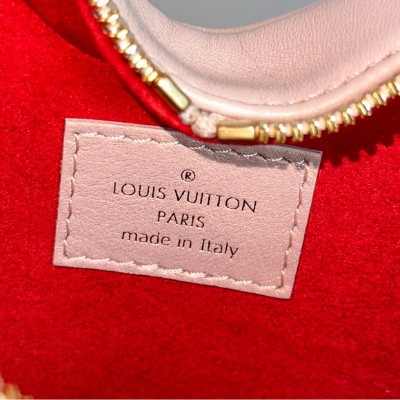 Louis Vuitton Lambskin Embossed Monogram Fall In Love Sac Coeur Light Pink - Picture 14 of 14